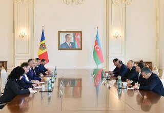 Azerbaijani, Moldovan presidents hold expanded meeting