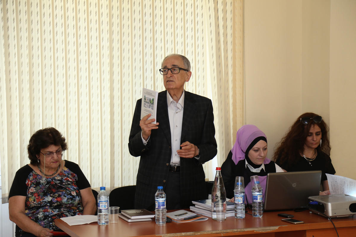 В Баку прошла презентация восьми новых книг и учебных пособий (ФОТО)