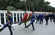 Президент Молдовы посетил Шехидляр хиябаны (ФОТО)