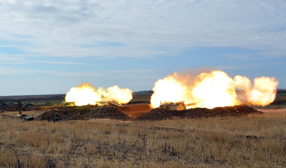 ВС Азербайджана провели  основной этап широкомасштабных учений с боевыми стрельбами (ФОТО)