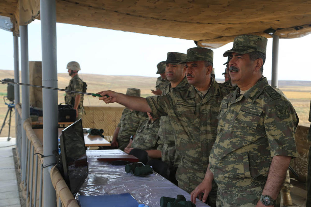 ВС Азербайджана провели  основной этап широкомасштабных учений с боевыми стрельбами (ФОТО)