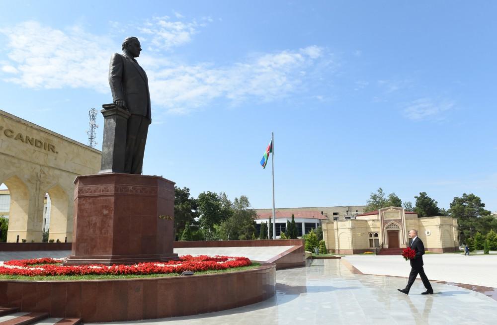 Ilham Aliyev arrives in Shirvan city (PHOTO)