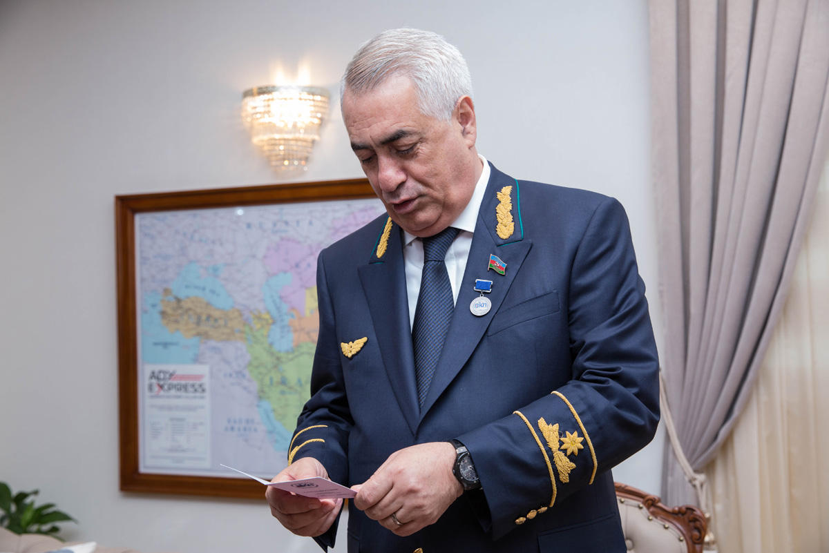 Cavid Qurbanov AHİK-in medalı ilə təltif olunub (FOTO)