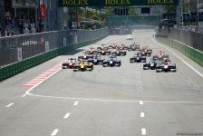Race 2 of FIA Formula 2 kicks off in Baku (PHOTO)