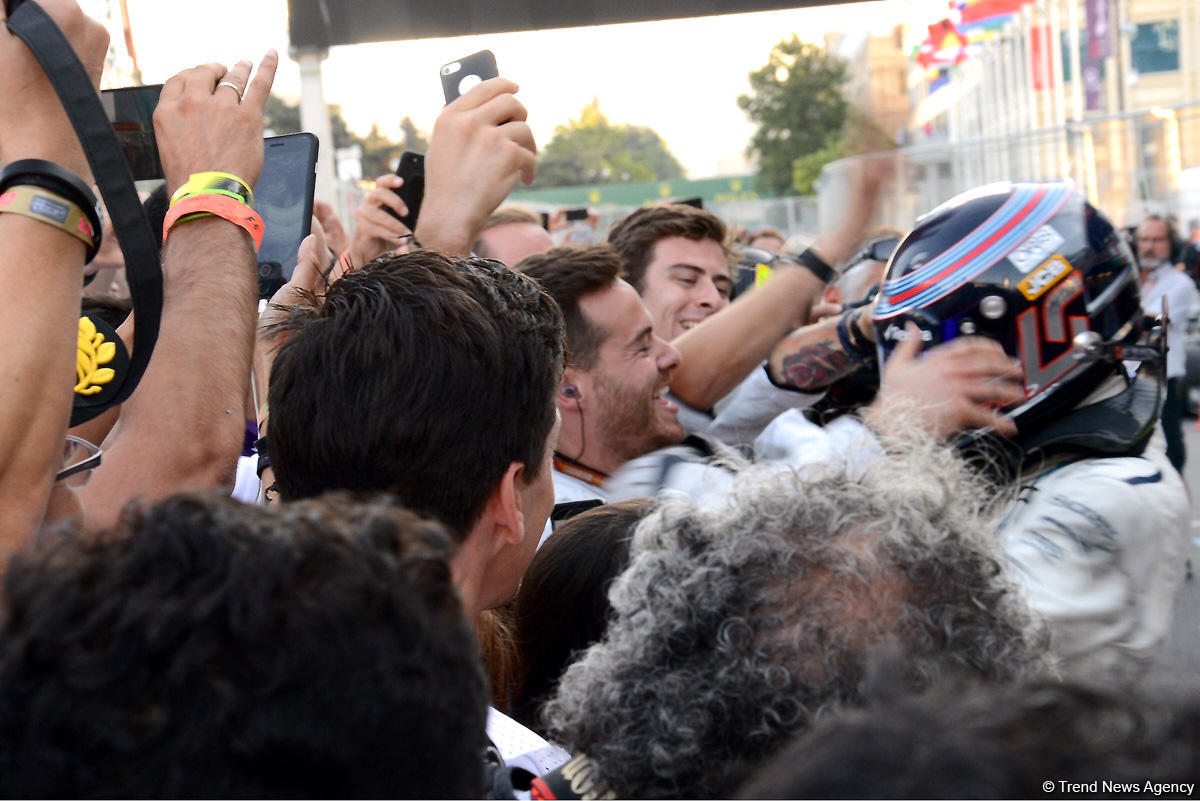 Даниэль Риккардо стал победителем Гран-при Азербайджана Формулы 1 (ФОТО)