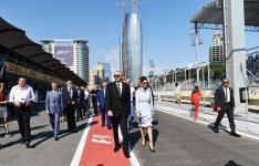 Prezident İlham Əliyev və xanımı Formula 1 Azərbaycan Qran Prisi çərçivəsində yarışları izləyiblər (FOTO)