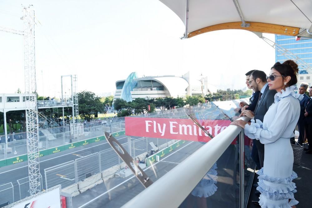Ilham Aliyev and his spouse watch F1 Azerbaijan Grand Prix (PHOTO)