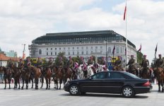 Президент Ильхам Алиев посетил памятник Неизвестному солдату в Варшаве (ФОТО)