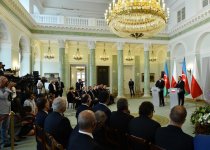 Azerbaijani, Polish presidents make press statements (PHOTO)