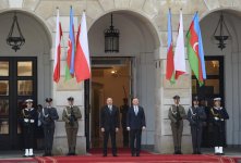 Official welcome ceremony held for Ilham Aliyev in Warsaw (PHOTO)