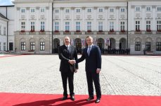 Official welcome ceremony held for Ilham Aliyev in Warsaw (PHOTO)