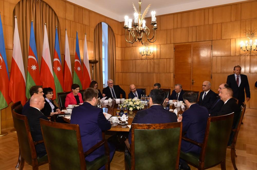 Польша поддерживает и высоко оценивает  усилия Азербайджана по диверсификации экономики  - премьер (ФОТО) (версия 2)
