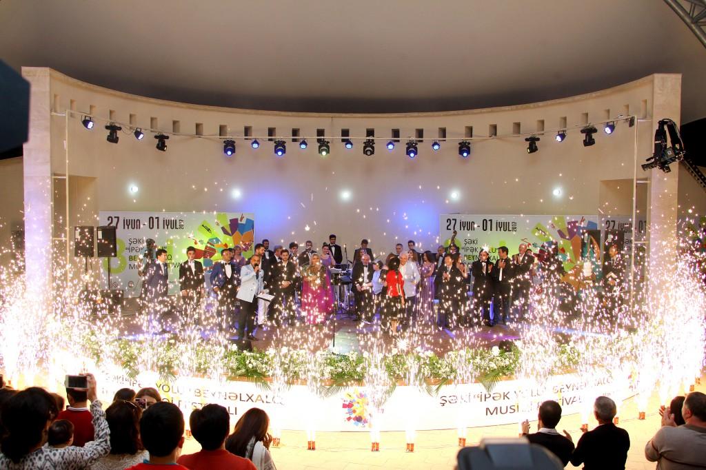Şəki yenidən öz qapılarını “İpək Yolu” Beynəlxalq Musiqi Festivalı iştirakçılarının üzünə açıb (FOTO)