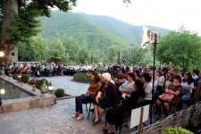 “İpək Yolu” festivalı çərçivəsində musiqisevərlərə polyak və macar musiqiləri təqdim olunub (FOTO)