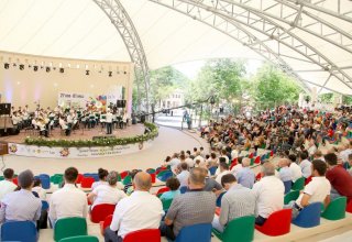 “İpək Yolu” Festivalının sonuncu günü Dövlət Sərhəd Xidmətinin Nümunəvi-Hərbi Orkestrinin konserti olub (FOTO)