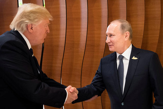 Путин и Трамп пожали друг другу руки на саммите АТЭС