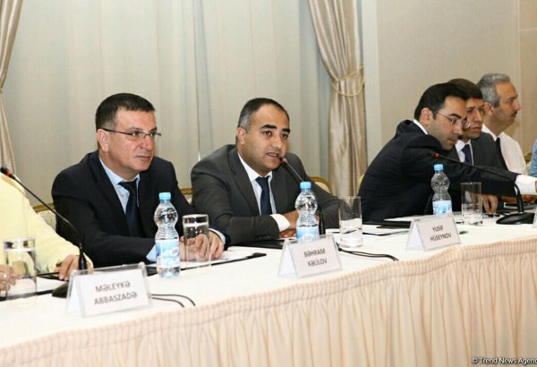 Администрация Президента:  Госорганы Азербайджана должны правильно оценивать работу госслужащих