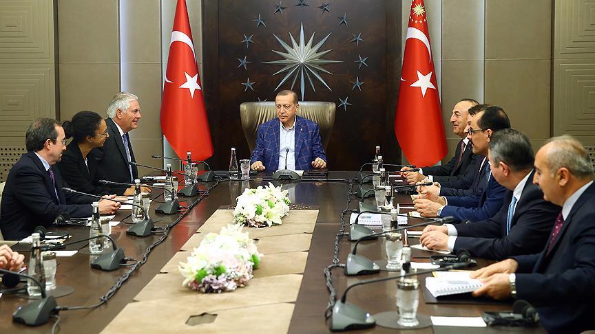 Cumhurbaşkanı Erdoğan ABD Dışişleri Bakanı Tillerson'u kabul etti