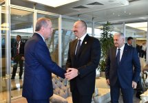 Президент Ильхам Алиев встретился с главами государств и правительств стран, участвующих в XXII Всемирном нефтяном конгрессе в Стамбуле (ФОТО)