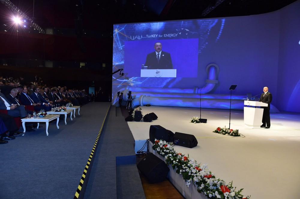 Президент Ильхам Алиев: Турецко-азербайджанское сотрудничество, взаимодействие в энергетическом секторе позволило реализовать многие важные стратегические проекты (версия 2)