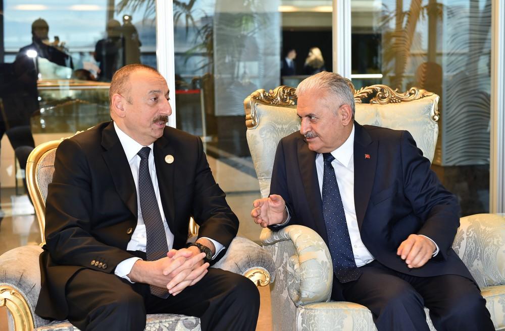Президент Ильхам Алиев встретился с главами государств и правительств стран, участвующих в XXII Всемирном нефтяном конгрессе в Стамбуле (ФОТО)