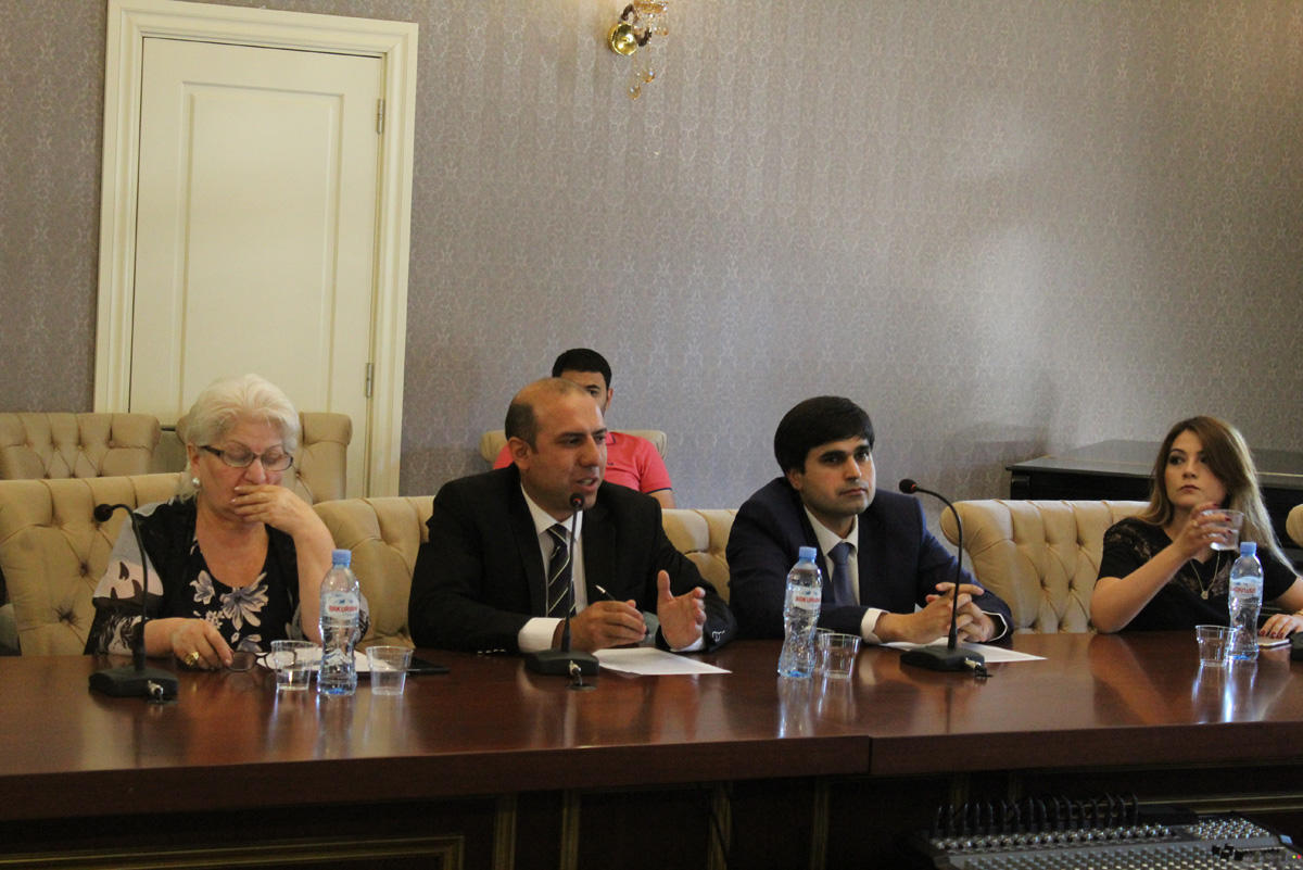 В Тбилиси презентована книга "Палитра азербайджанцев мира" (ФОТО)