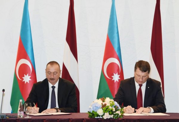 Azerbaijan, Latvia sign documents (PHOTO)