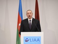 Президент Ильхам Алиев принял участие в азербайджано-латвийском форуме в Риге (ФОТО)