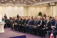 Prezident İlham Əliyev Azərbaycan-Latviya biznes forumunda iştirak edib (YENİLƏNİB) (FOTO)