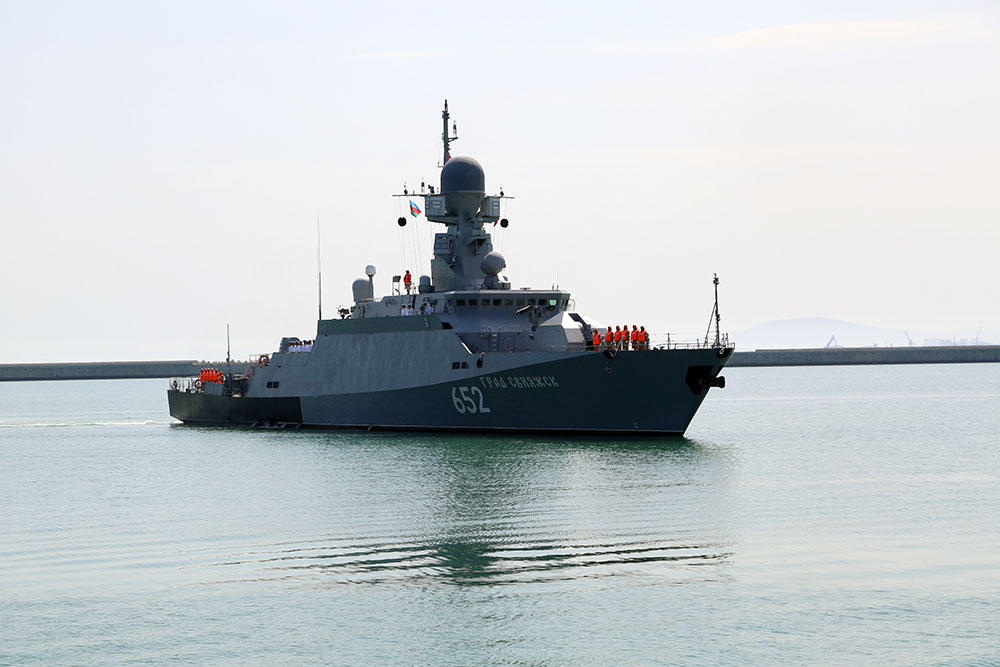 Военные корабли России прибыли в Баку (ФОТО, ВИДЕО)