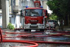 Пожар в здании в центре Баку потушен (ФОТО/ВИДЕО)