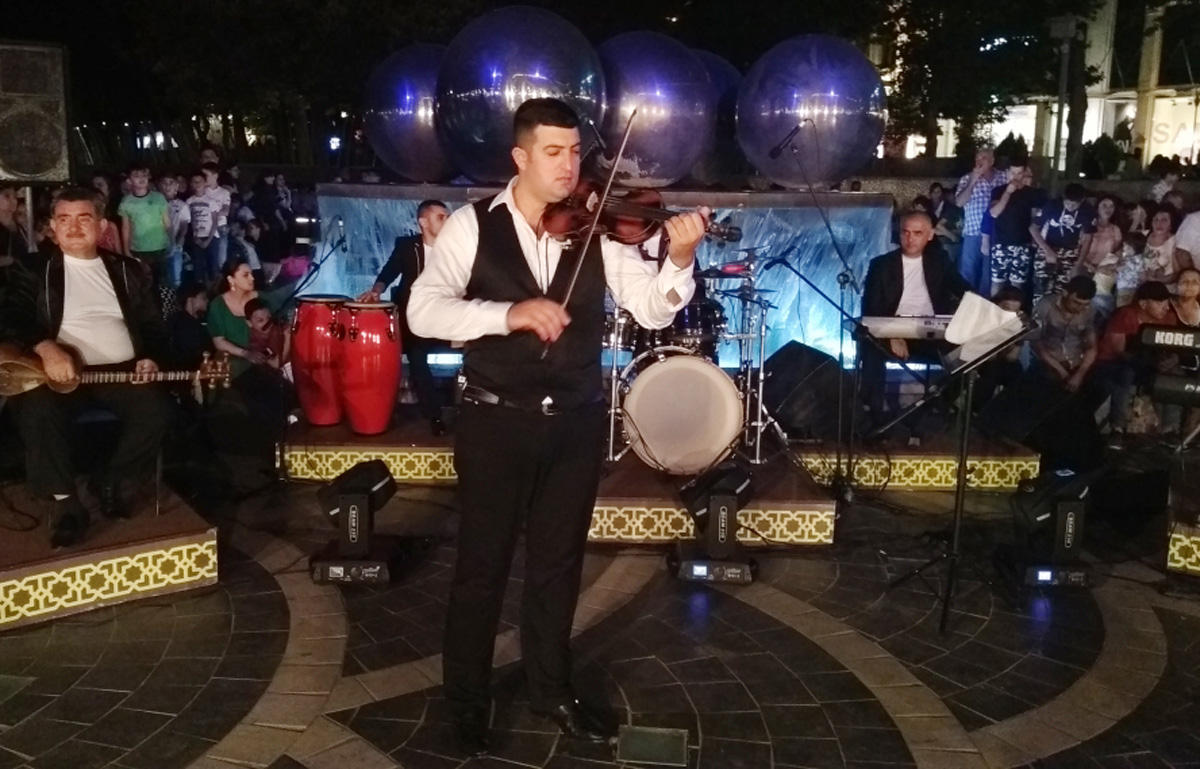 Fəvvarələr Meydanında “Music Band”ın növbəti çəkilişi baş tutub (FOTO)