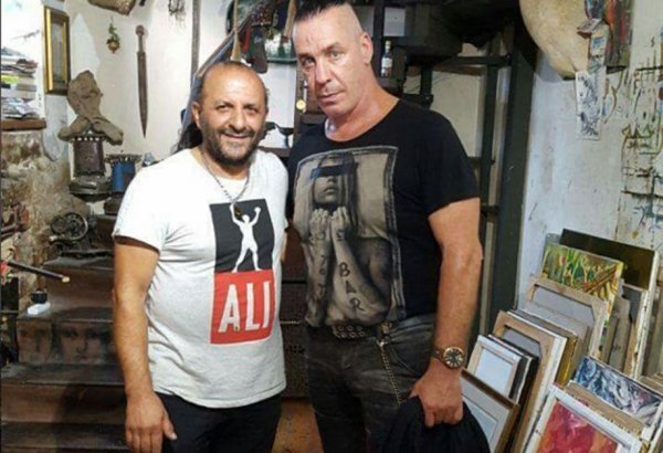 Солист группы Rammstein Тилль Линдеманн прогулялся по Ичери Шехер (ФОТО)