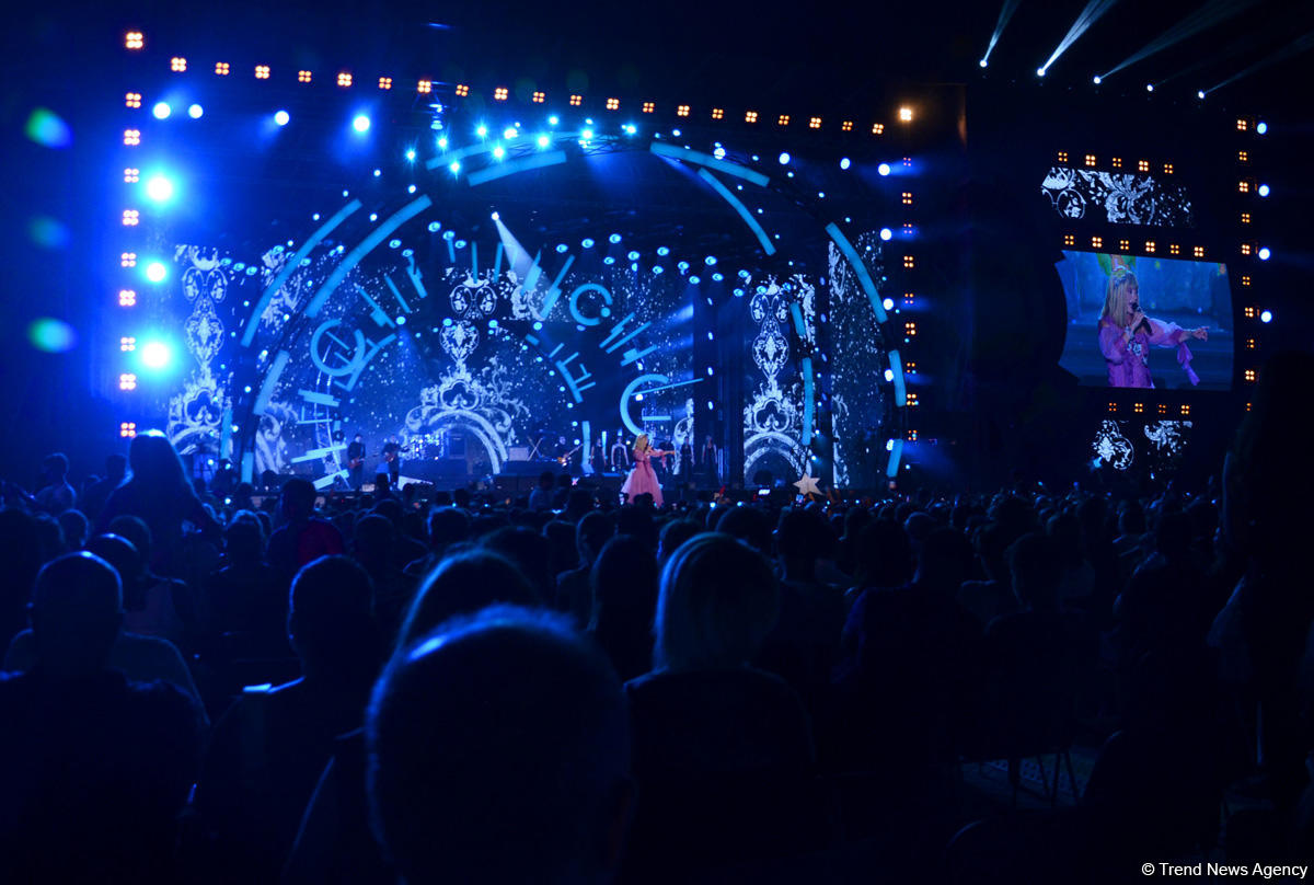 Алла Пугачева назвала фестиваль "ЖАРА" в Баку самым грандиозным  (ФОТО)