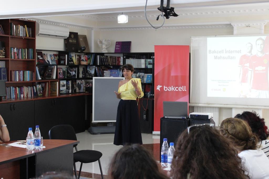 Bakcell провела очередной семинар на тему "Введение в область мобильных телекоммуникаций" (ФОТО)