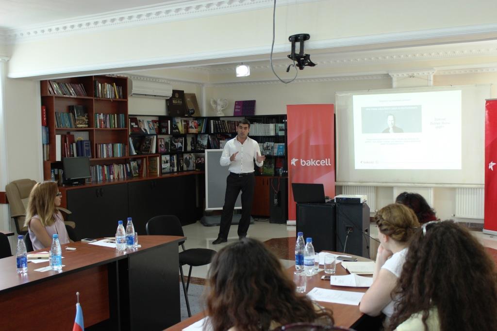 "Bakcell" növbəti dəfə “Mobil telekommunikasiyaya giriş” seminarı təşkil edib (FOTO)