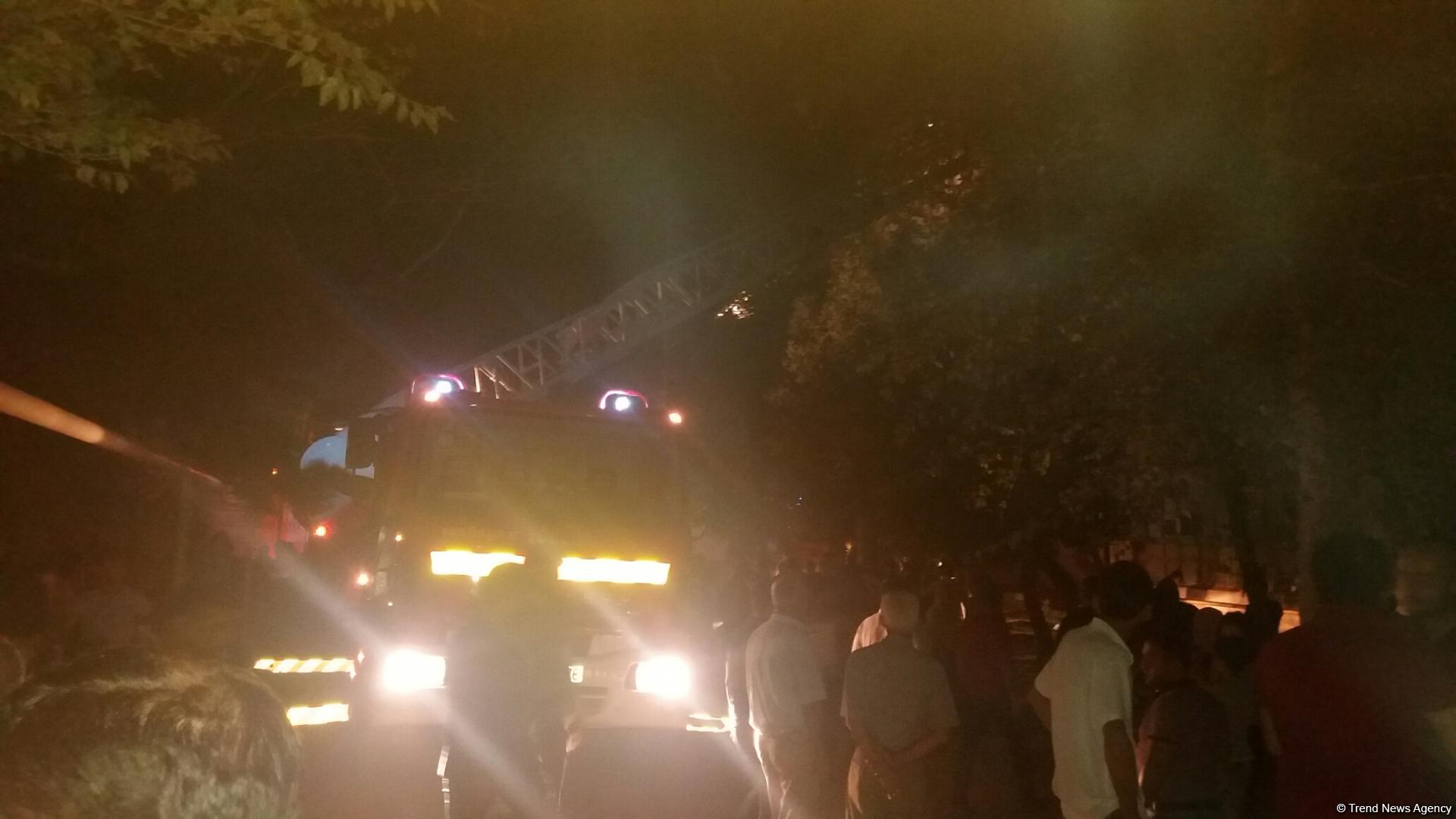 В Сумгайыте в общежитии произошел пожар, есть пострадавшие (Обновлено) (ФОТО)