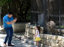 Turistlərin daha çox üz tutduğu məkanlardan biri Bakı Zooparkıdır (FOTO)