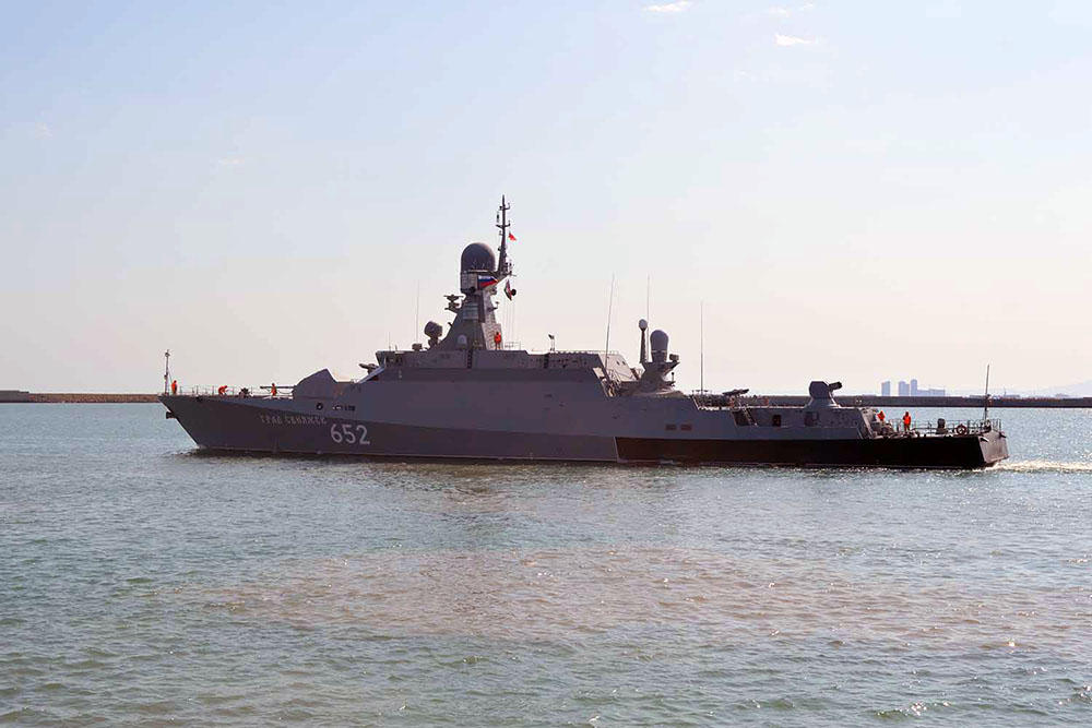 Военные корабли России покинули Бакинский порт (ФОТО)