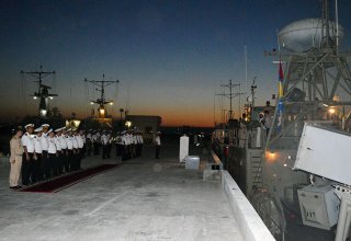 İranın hərbi gəmiləri Bakı limanını tərk edib (FOTO)