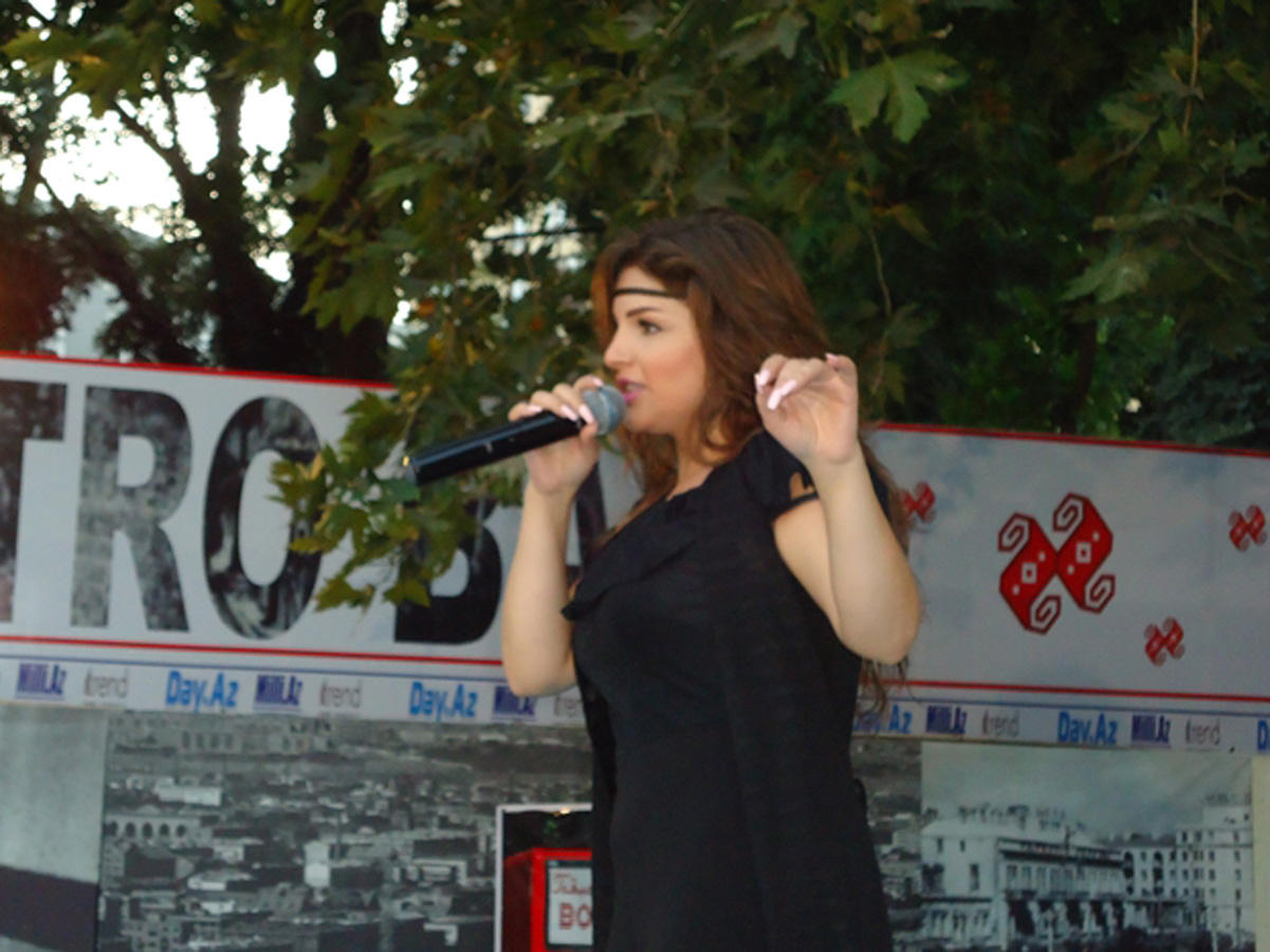 Известные певцы выступили с концертом на Площади фонтанов в Баку (ФОТО)