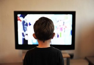 Ученые связали просмотр телевизора с аутизмом