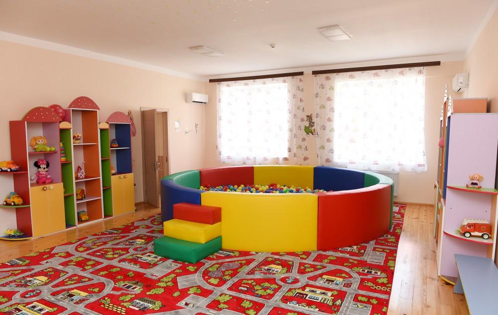 Президент Ильхам Алиев принял участие в открытии детского сада-яслей в Гейгеле (ФОТО)
