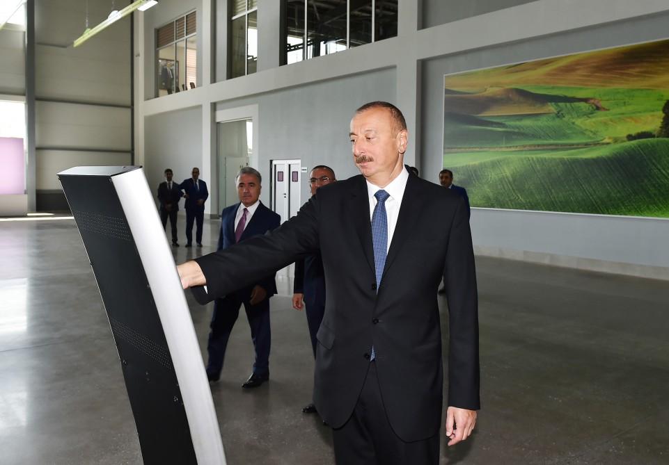 Президент Ильхам Алиев принял участие в открытии Логистического центра Шамкирского агропарка
(ФОТО)