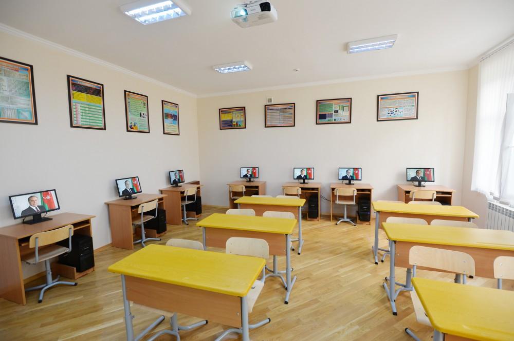 Ilham Aliyev views conditions at new block of secondary school in Baku (PHOTO)