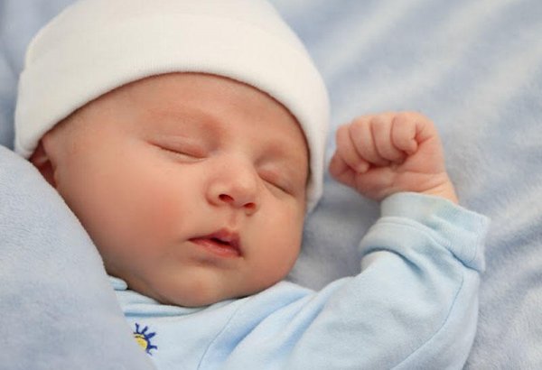 В Японии выписали из больницы мальчика, родившегося с самой маленькой массой в мире