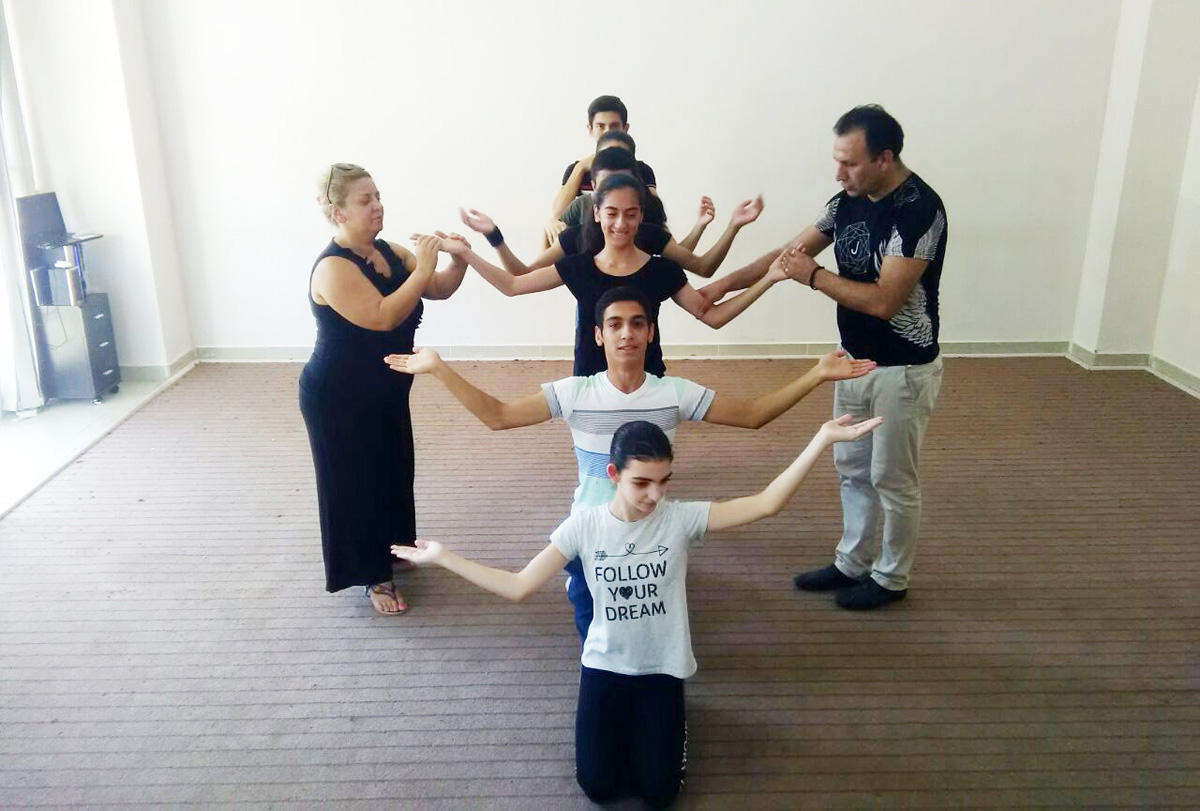 В Баку и Сумгайыте пройдут флешмобы индийских танцев (ФОТО)