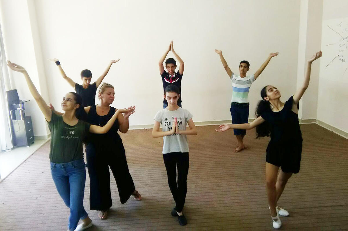 В Баку и Сумгайыте пройдут флешмобы индийских танцев (ФОТО)