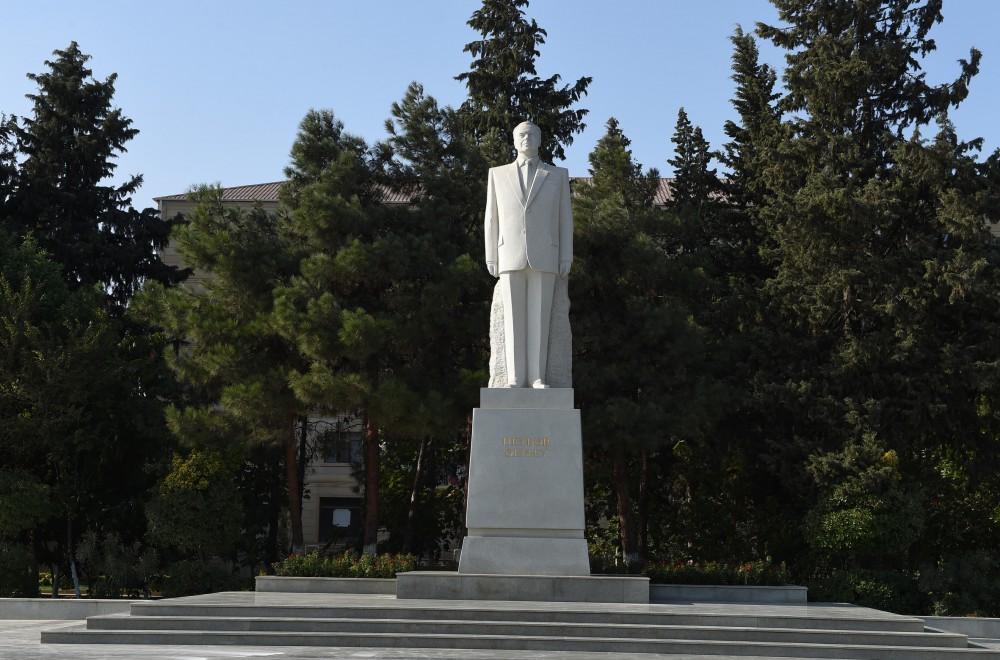 President Aliyev arrives in Jalilabad district for visit (PHOTO)