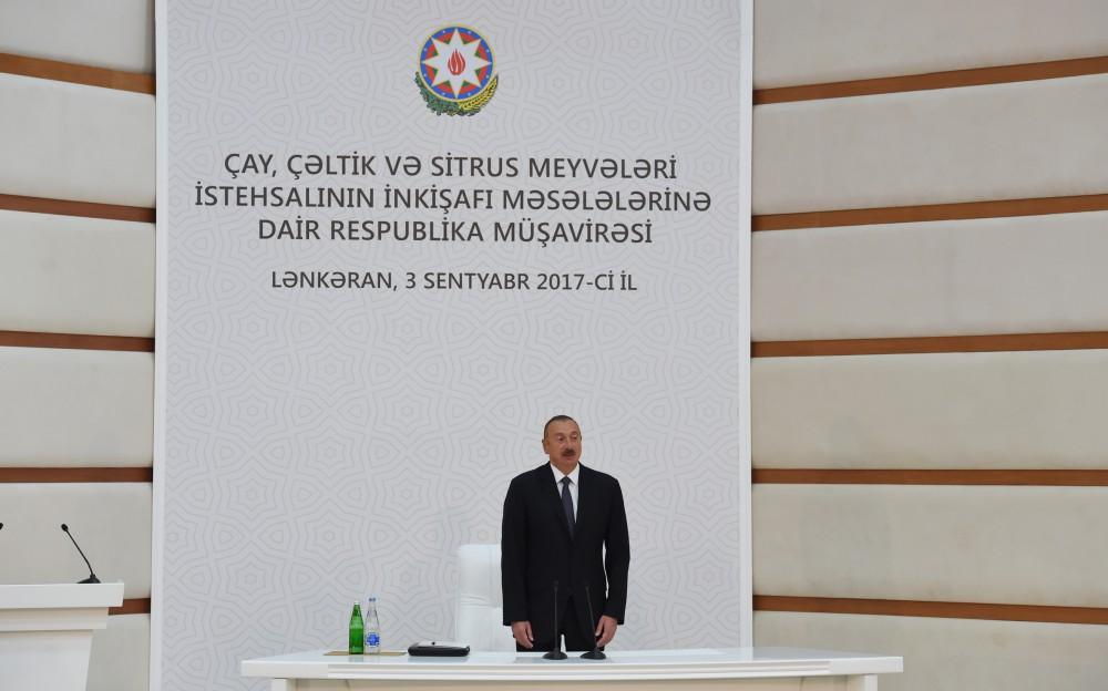 Под председательством Президента Ильхама Алиева состоялось республиканское совещание по вопросам развития производства чая, риса и цитрусовых (ФОТО)